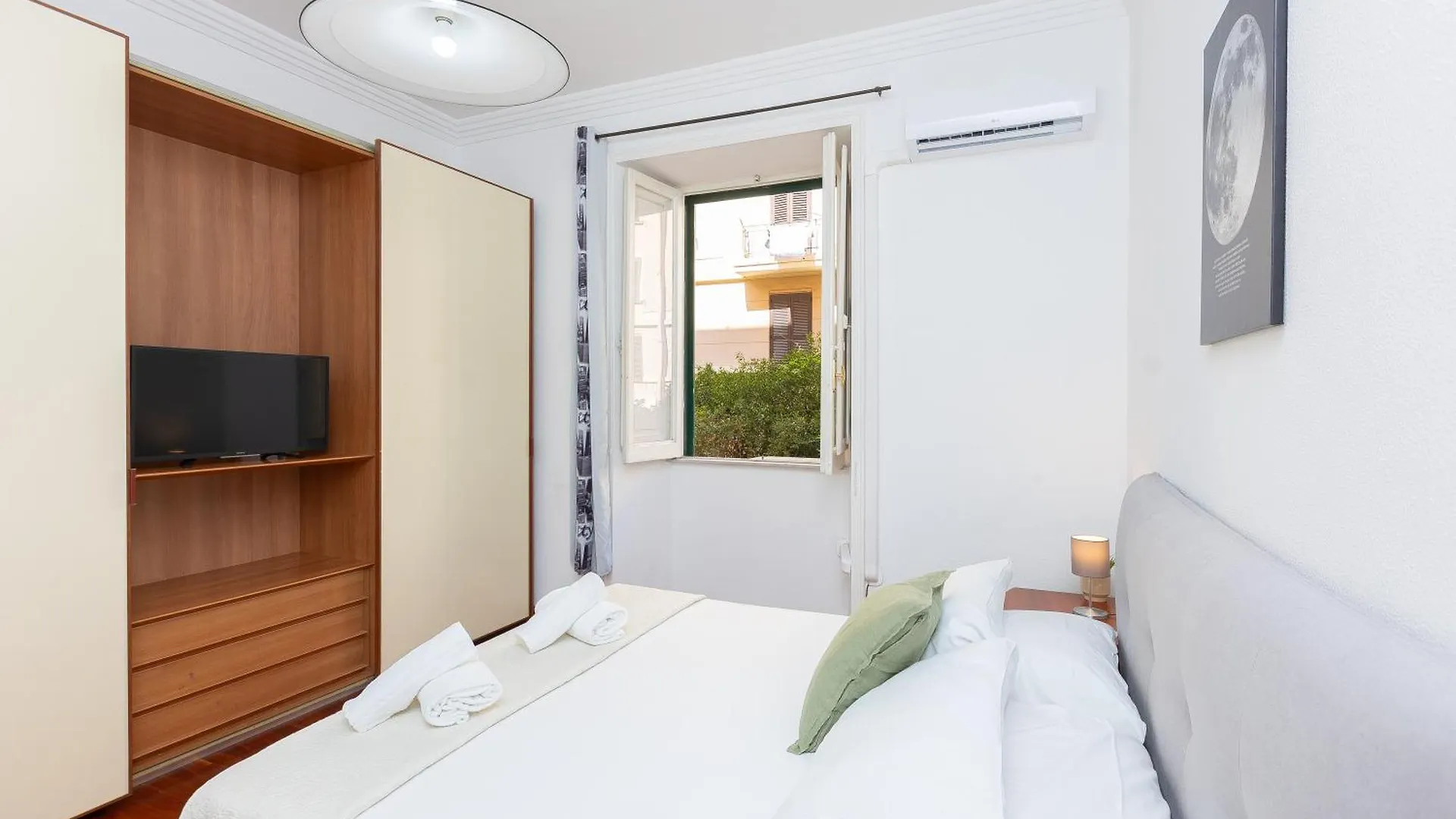 Faleria Second By Rental In Roma 0*,